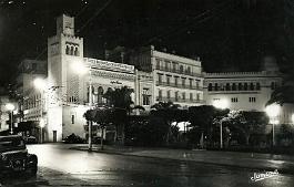 Alger-AvPasteur-GdePoste-Nuit