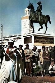 Alger-PlaceDuGouvernement-StatueDucOrleans-01jpg