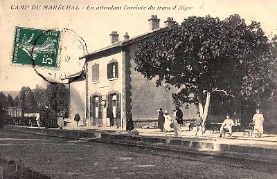 Camp-Du-Marechal-ArriveeTrain
